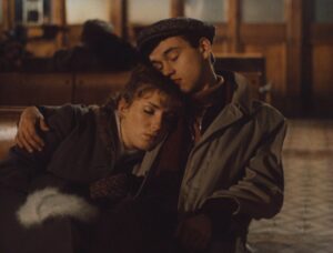 1985 - Які ж були ми молоді (Михайло Бєліков).mp4_snapshot_00.42.08_[2024.02.03_20.32.16]