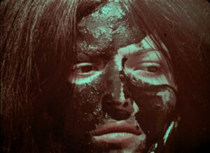 Та що входить у море