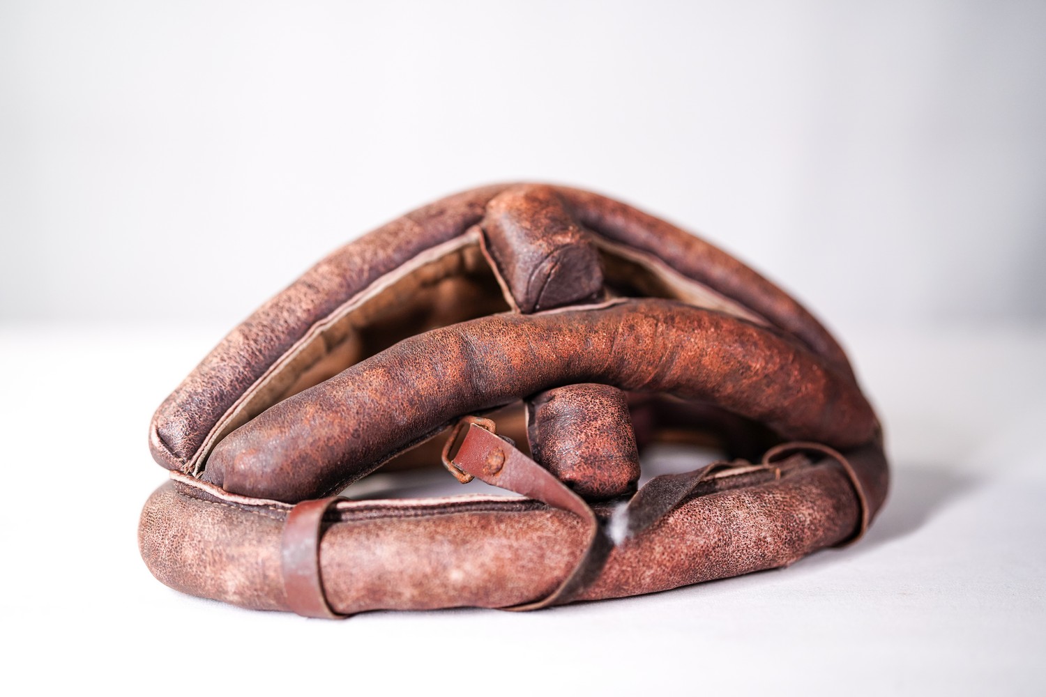 Велошолом популяризатора вело та мотоспорту в Україні Акопова Ашота Тиграновича 1930 роки