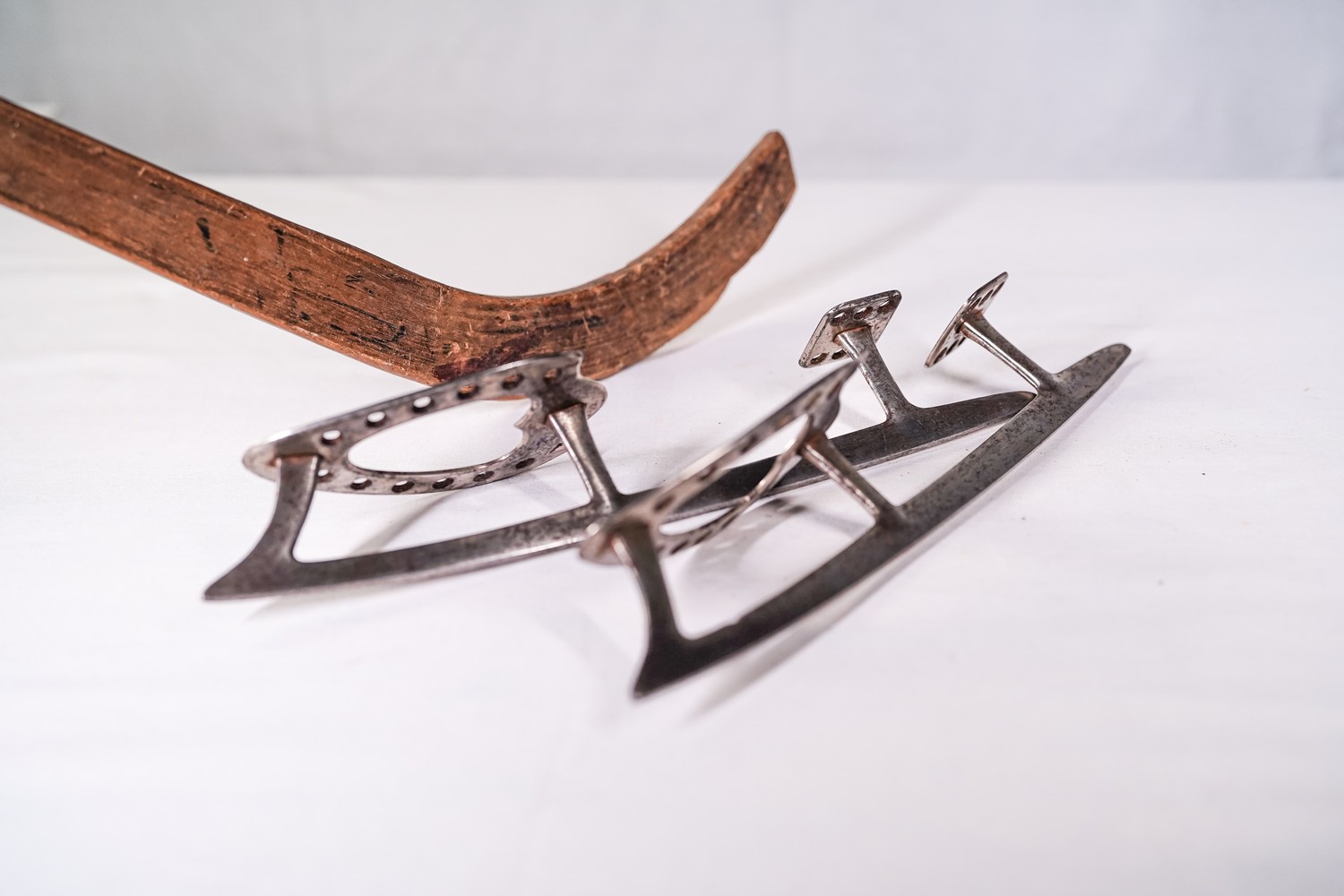 Ковзани та хокейна ключка Початок XX століття